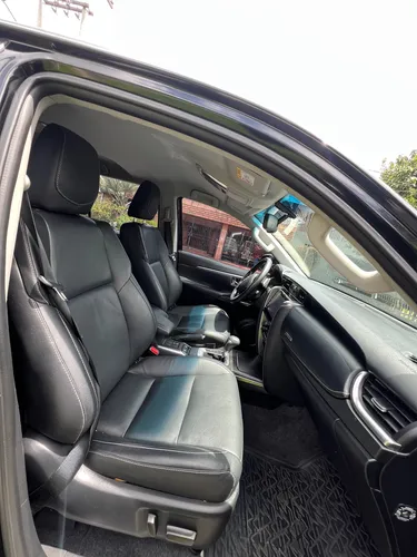 Toyota Fortuner Srv