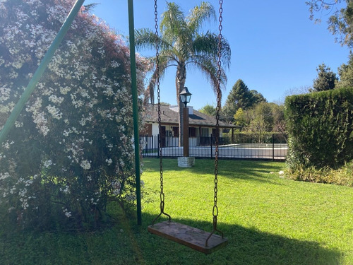 Imagen 5 de 25 de Casa Con Hermoso Parque En B° Los Robles Del Monarca Dueño Vende