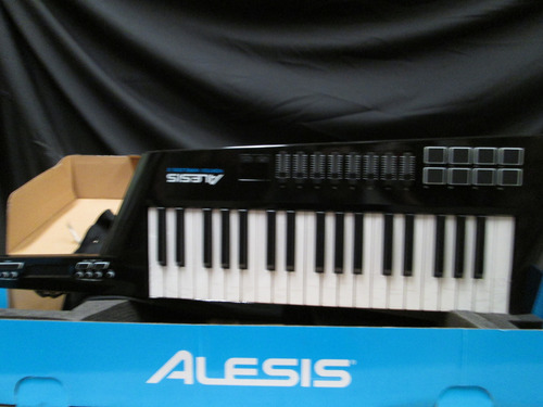 Controlador Midi Wireless Keytar Alesis Vortex Wireless 2 (Usado)