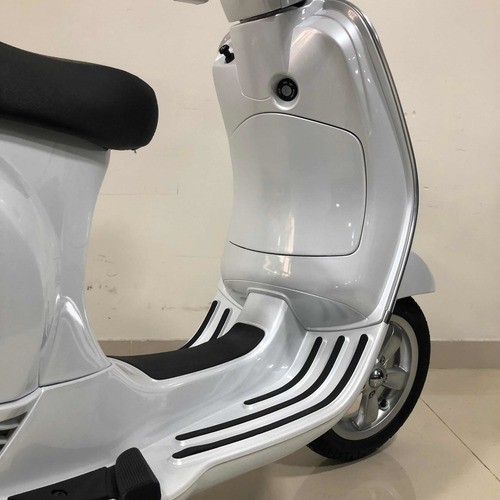 Imagen 9 de 15 de Piaggio Vespa Vxl 150 0km Retro Automático Scooter 999 Motos