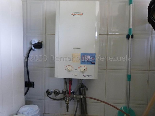 Apartamento Con Excelente Mantenimiento Y En Edificio En Muy Buenas Condiciones San Luis 24-9708 - Jca
