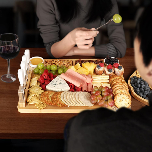 Tabla De Queso Y Embutidos De Bambú