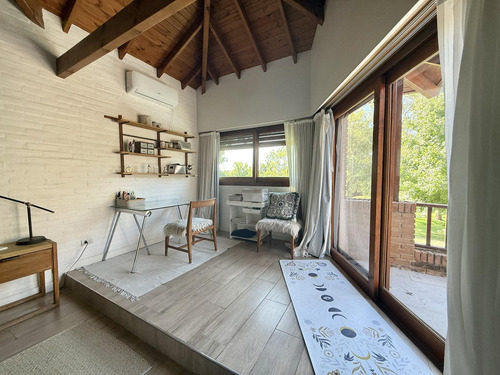 Impecable Casa Con Jardin, Parrilla Y Pileta En Venta - Vista Al Golf - Club Nautico Escobar