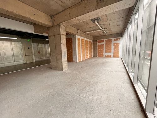 Planta Libre En Nuevo Strip Center, Metro Hospitales