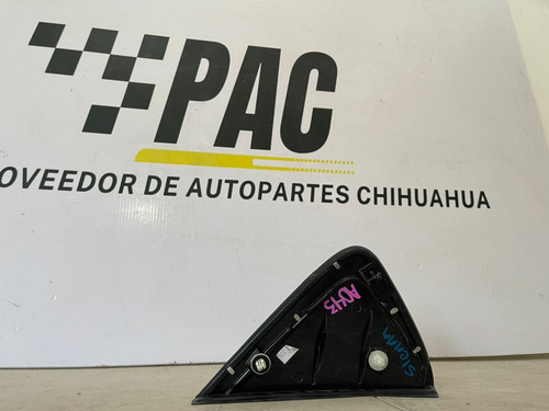 Moldura De Retrovisor Izquierdo Toyota Sienna 2021 Al 2025 Negro (Usado)