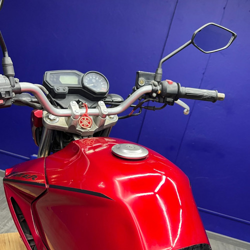 Imagen 6 de 9 de Yamaha Fazer 250 2012