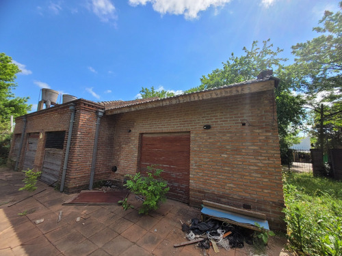 Casa En Venta A Refaccionar Gran Lote Calle Cortada City Bell Arbolado Excelente Estructura