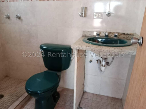 Townhouse En Turmero Hermoso Frente De Piedras Decorativas, Amplia Sala Comedor 24-28979 Irrr