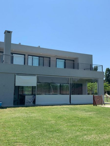 Casa En Venta En Buenos Aires Golf