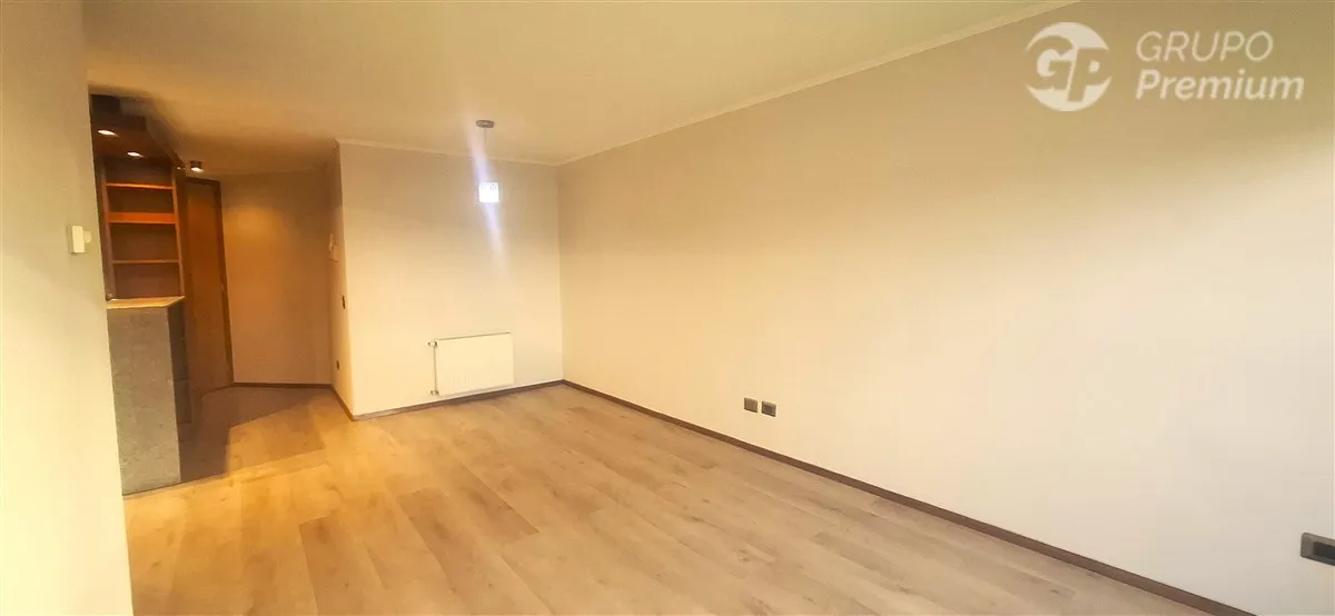Imagen 2 de 18 de Arriendo Dpto. Céntrico 2 Dorm. 2 Baño 1 Estacionamiento