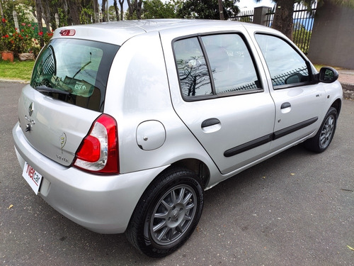 Renault Clio Style Night & Day