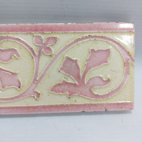 Antiguas Guarda De Mayólica En Relieve Floral Set X 2 7147 (Usado)