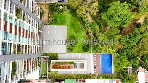 Gran Apartamento Remodelado En Alquiler, Urb. Sebucan