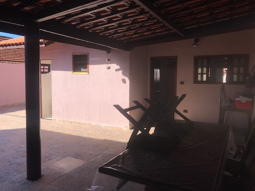 Excelente, Lindo E Bem Localizado, Sobrado 3 Dormitórios À 200 Metros Do Mar Em Itanhaém, Litoral Sul. $ 700.000 Financia