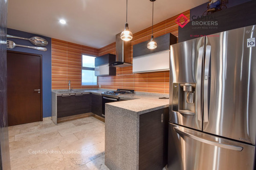 Penthouse De Super Lujo En Venta En Attala Zona Andares