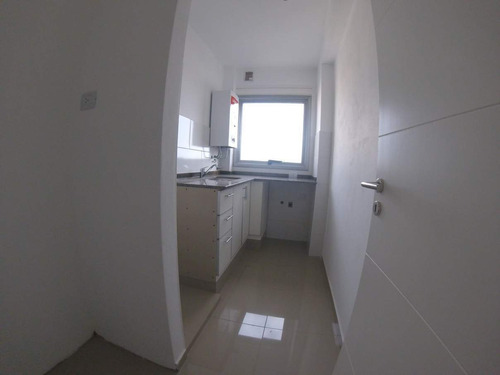 Depto . 1 Dorm, Balcón Y Pileta . Pueyrredón 242 . Nueva Córdoba