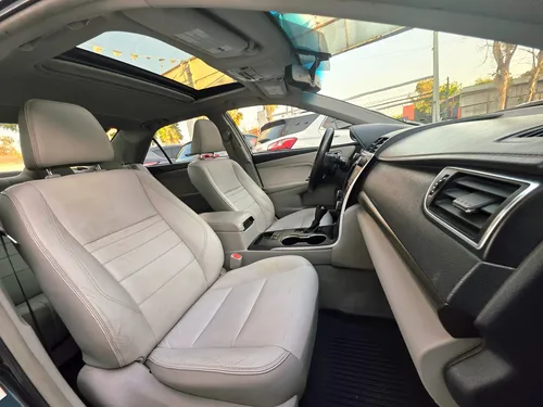 Toyota Camry 2.5 Xle At