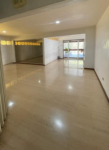 Imagen 2 de 14 de Cumbres De Curumo 245 M2 Y 290 M2 De Uso Exclusivo De Jardín