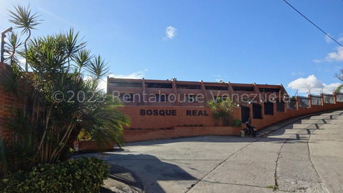 Townhouse En Venta La Trinidad Ee24-7109