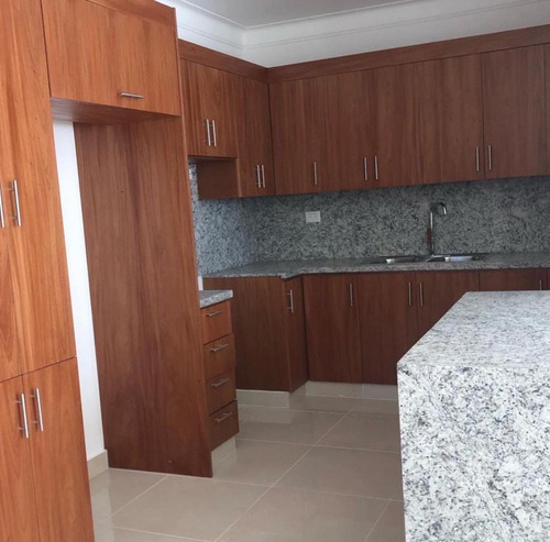 Hemoso Apartamento Próximo Al Homs