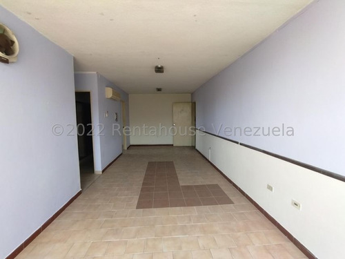 Imagen 2 de 14 de Rosangel Parraga Rentahouse Vende Vende Oficina En Av Bolivar Valencia Carabobo 22-21263