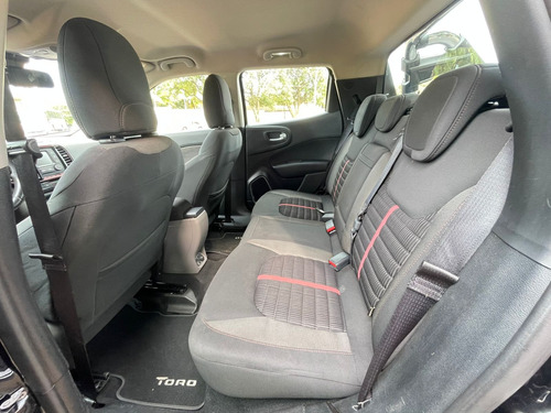 Fiat Toro 1.8 16v Freedom Flex 4x2 Aut. 4p