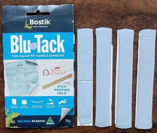 Adhesivos Reutilizables Blu-tack Color Azul Claro