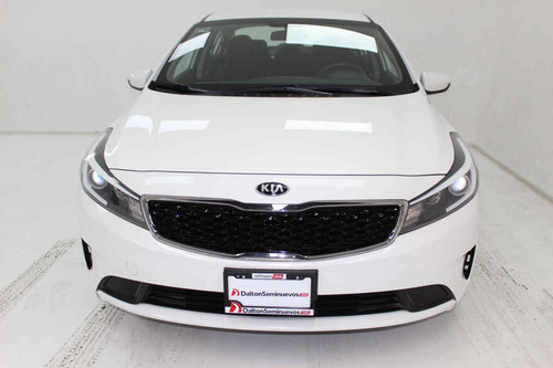 Imagen 2 de 13 de Kia Forte Sedan 2018 4 Cilindros