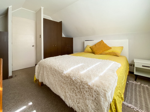 Arriendo De Hermosa Casa Amoblada En Condominio Los Encinos.