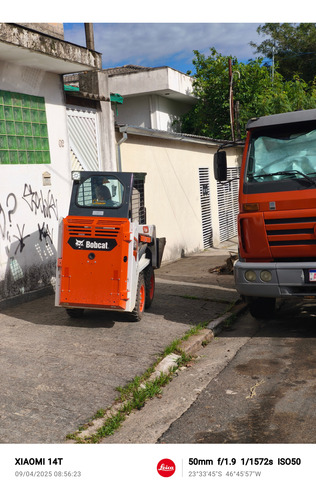 Mini Carregadeira Bobcat S70 , A Menor Carregadeira