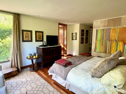 Amplio Dúplex Con Jardín En Venta 5 Dorm. En La Dehesa