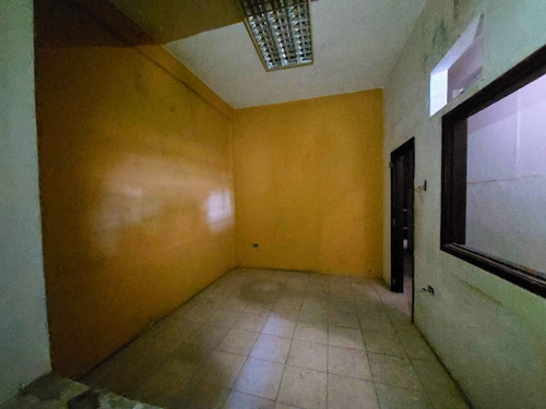 Local Comercial En Cua, Estado Miranda.