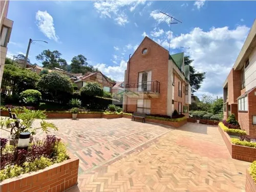 Casa Bosque De Pinos Con Terraza