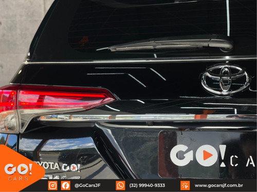 Toyota Hilux SW4 2.8 SRX DIAMOND 4X4 7 LUGARES 16V TURBO INTERCOOLER DIESEL 4P AUTOMÁTICO