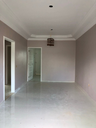 Imagem 4 de 17 de Ótima Casa Linear, De 03 Quartos, Sendo 01 Suíte, Sala Ampla Em Dois Ambientes, 01 Banheiro Social, Cozinha, Área De Serviço, E 02 Vagas De Garagens. - 863 - 69399334