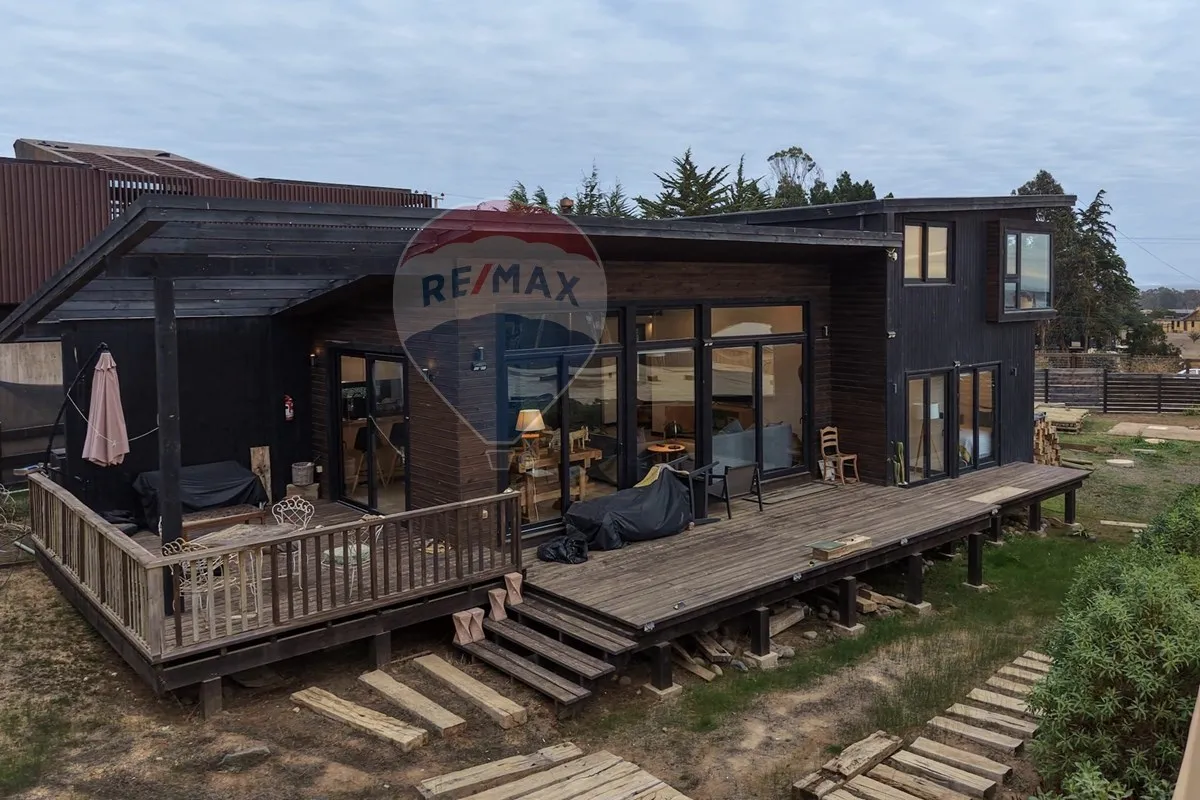 Imagen 2 de 22 de Exclusiva Casa En Punta De Lobos