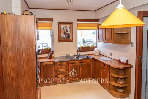 Elegante Duplex Con Hermosa Vista Al Estrecho Amob...