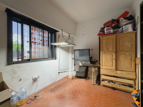 Venta - Casa Tipo Ph - Multifamiliar - 5 Ambientes - Terraza - Taller De Trabajo