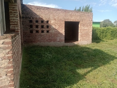 Terreno Con Casa En Contruccion / Pujato Norte