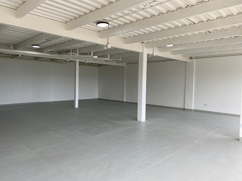Alquiler Local 134m2 Frente Centro Com. Parque Costa Azul