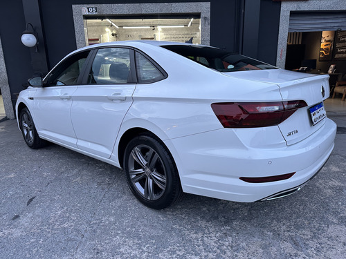 Volkswagen Jetta 1.4 R-line 250 Tsi Flex Aut. 4p