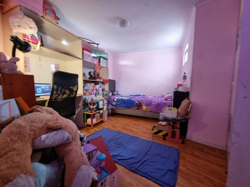 Se Vende Casa De 2 Pisos En Sector Centro Sur, Calle Díaz Ga