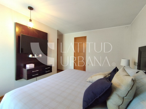 Disponible 30 Marzo, Útil 140 M2, Terreno 350 M2. Piscina