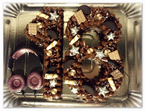 Imagen 4 de 9 de Torta Número O Number Cake Para Grupo Familiar - Envios