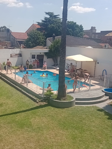 Imagen 2 de 10 de Casa Quinta Alquiler X Dia Para Reuniones. Lanus V. Alsina