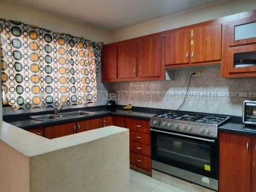 Imagen 5 de 16 de 23-11246 Amplio Y Hermoso Townhouse En Venta San Juan De Los Morros Gbf