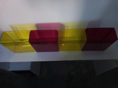 Imagem 3 de 5 de Conjunto Caixa Em Acrílico Colorida De Parede