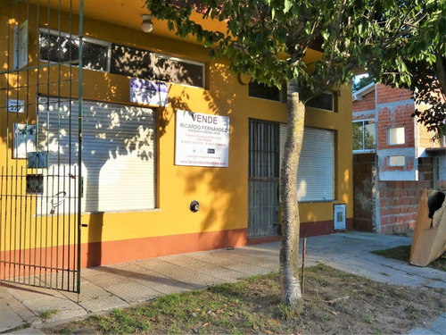 Imagen 29 de 30 de Venta En Block: Galpón + Dos Departamentos + Dos Locales
