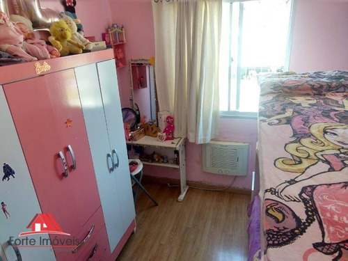 Apartamento Com 2 Quartos Amplos Em Condomínio Fechado Cg/ Rj - Ap0007