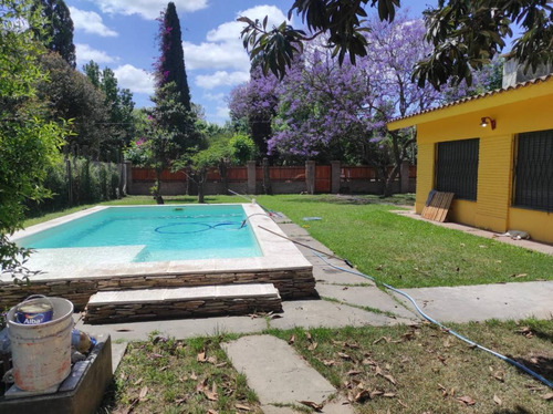 Venta Casa Quinta (barrio Playa Hermosa)